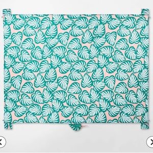 NWT picnic 🧺 blanket - palm print